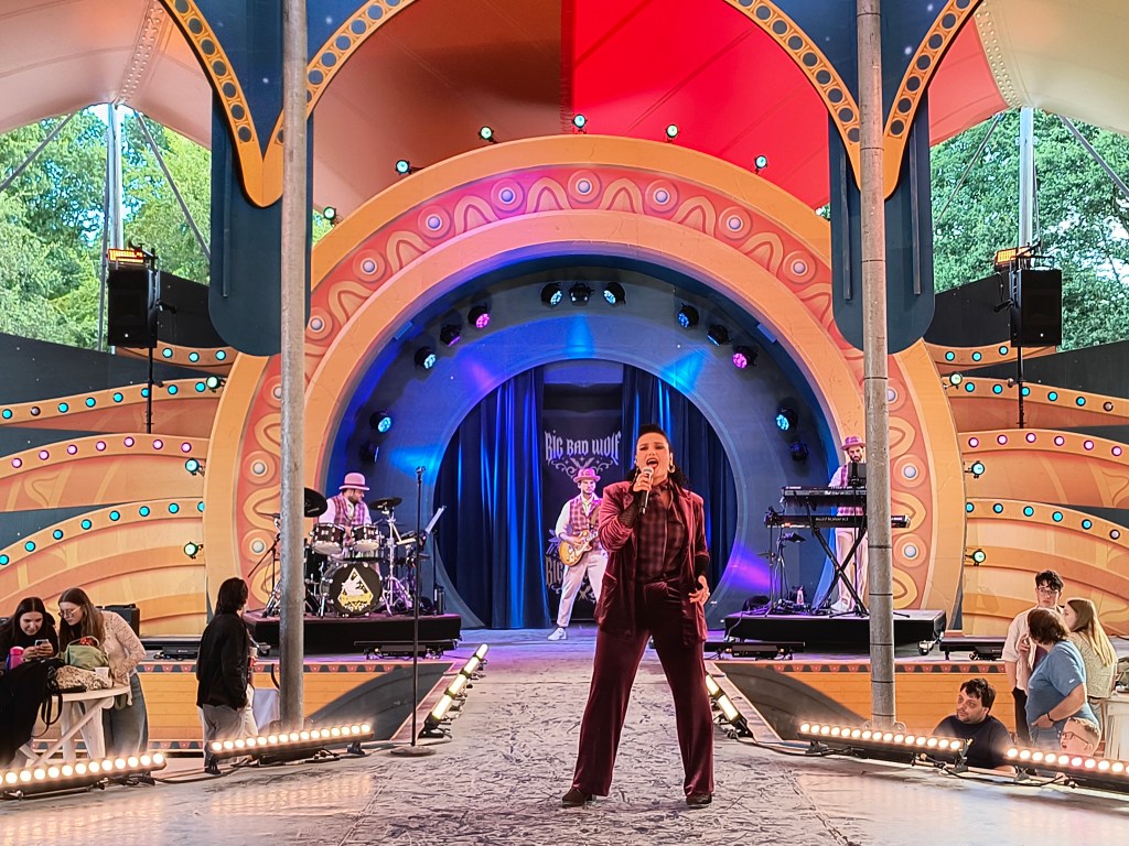 What does Bart say: Efteling Summer Festival — A bold and energetic new direction.