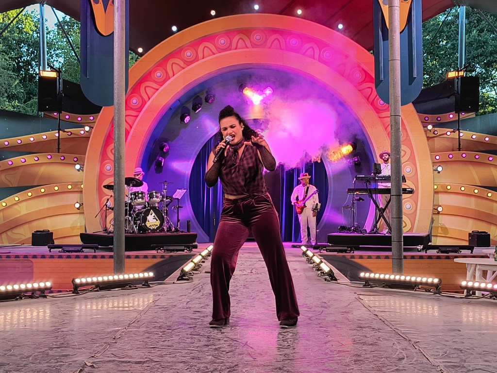 What does Bart say: Efteling Summer Festival — A bold and energetic new&nbsp;direction.